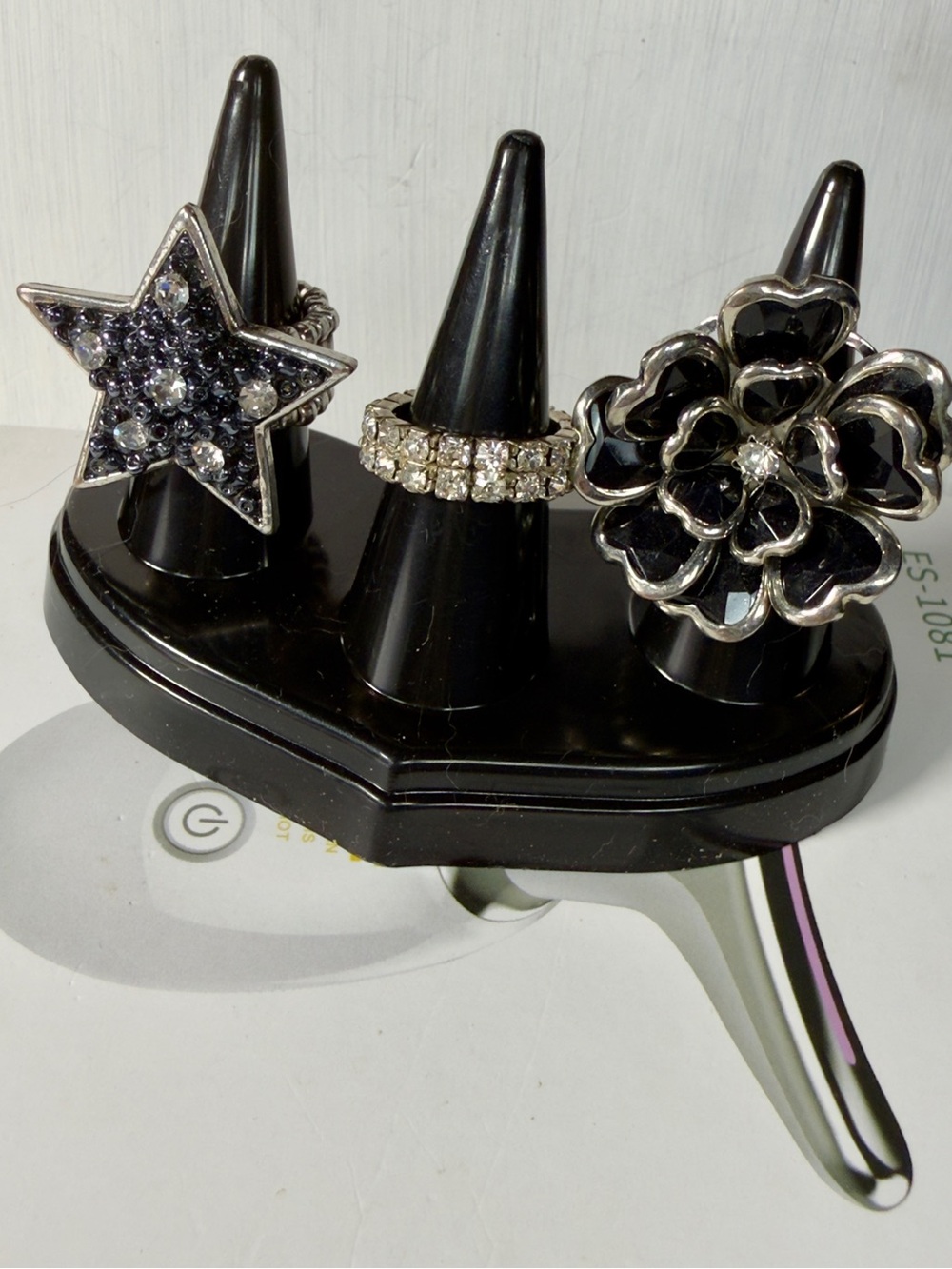 Jewelry bundle 3 stretch rings silver tone black & clear rhinestones